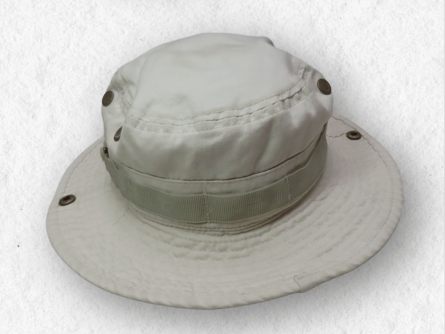 voyage, randonnée, backpack, sac à dos, Globe Seekers, The Globe Seekers, aventure, couple, équipement de voyage, matériel léger, vêtements de voyage, t-shirt, t-shirt mérinos, chemise, pull, polaire, veste, coupe-vent, doudoune, pantalon, short, legging, sous-vêtement, maillot de bain, pyjama, sac, sac à dos, banane, sac étanche, sac cabine, cube de rangement, trousse, accessoires, gourde, lampe, trousse de toilette, serviette microfibre, trousse médicale, adaptateur, batterie externe, appareil photo, DJI, drone, carnet, passeport, chapeau, lunettes, crème solaire, pharmacie de voyage, savon solide, brosse à dents, lessive, corde à linge, rangement, organisation sac à dos, backpackers, tour du monde, road trip, Asie, équipement essentiel, outdoor, confort, minimalisme, exploration, nature, liberté, vie nomade, couple voyageur