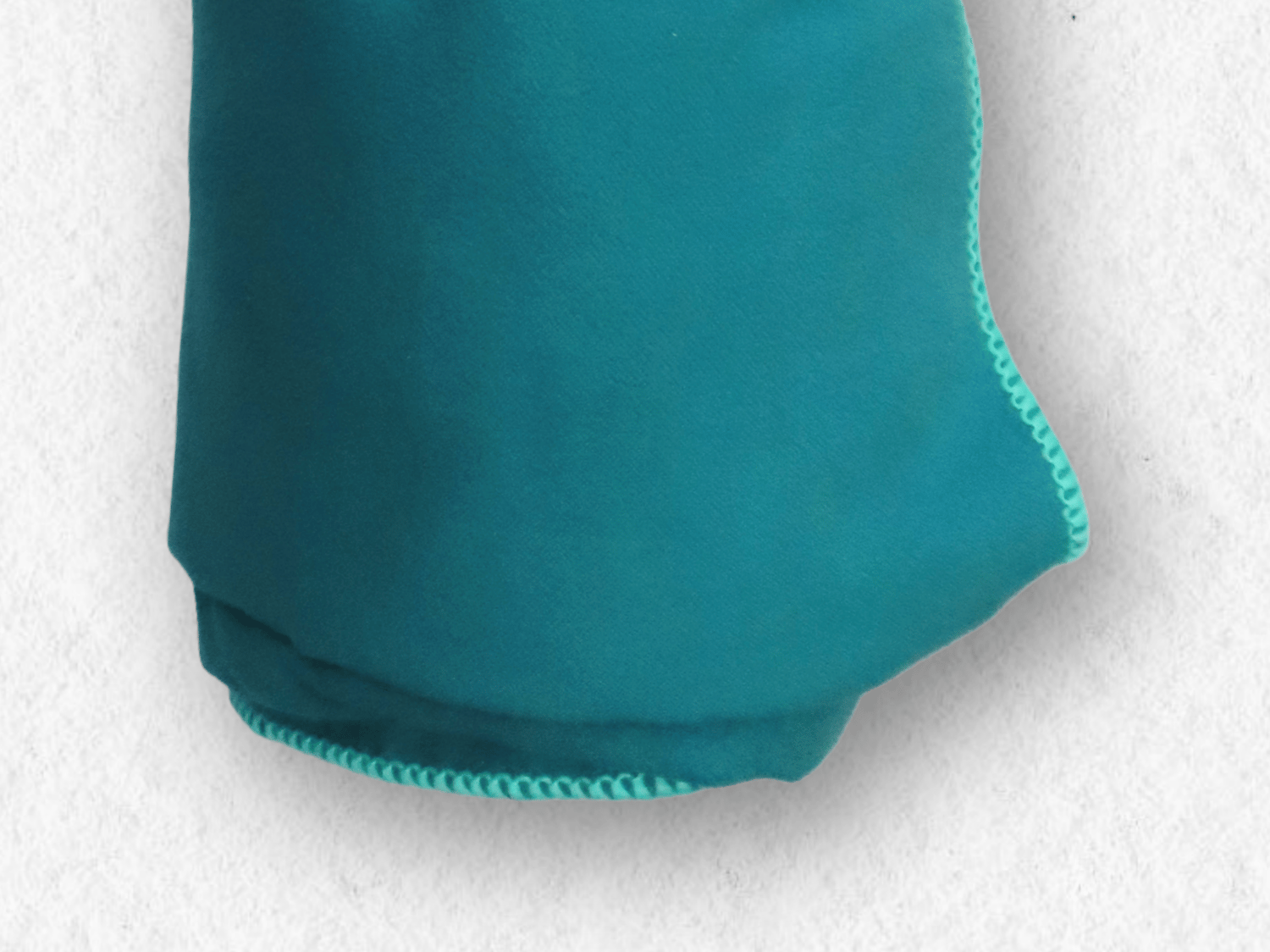 voyage, randonnée, backpack, sac à dos, Globe Seekers, The Globe Seekers, aventure, couple, équipement de voyage, matériel léger, vêtements de voyage, t-shirt, t-shirt mérinos, chemise, pull, polaire, veste, coupe-vent, doudoune, pantalon, short, legging, sous-vêtement, maillot de bain, pyjama, sac, sac à dos, banane, sac étanche, sac cabine, cube de rangement, trousse, accessoires, gourde, lampe, trousse de toilette, serviette microfibre, trousse médicale, adaptateur, batterie externe, appareil photo, DJI, drone, carnet, passeport, chapeau, lunettes, crème solaire, pharmacie de voyage, savon solide, brosse à dents, lessive, corde à linge, rangement, organisation sac à dos, backpackers, tour du monde, road trip, Asie, équipement essentiel, outdoor, confort, minimalisme, exploration, nature, liberté, vie nomade, couple voyageur