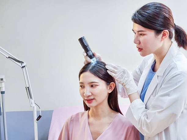 أفضل أطباء الشعر في الرياض