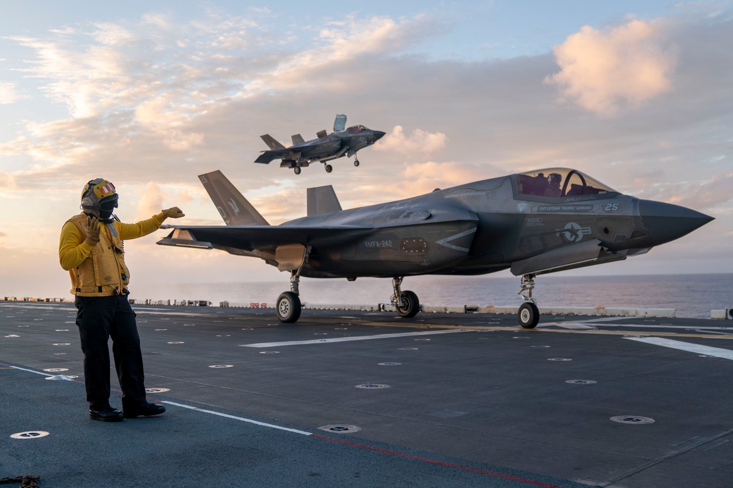 Best wallpaper and background, picture, video, news, Military, Aircraft, Jet Aircraft, Jet Fighter, F-14 Tomcat, F-15 Strike Eagle, F/A-18 Super Hornet, C-130 Hercules, Airborne, F-22 Raptor, AWACS, Military picture, Military video, Aviation, Boeing, Airb