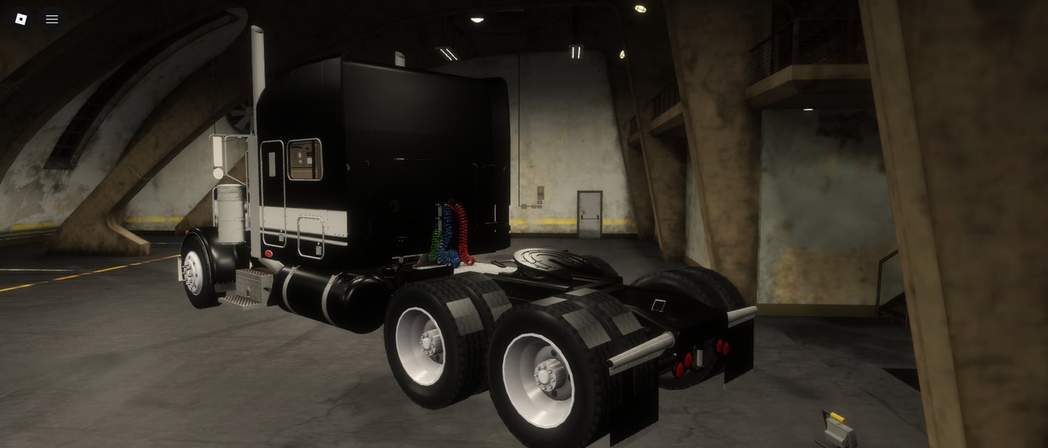 Detailed Peterbilt 379 2005 black semi-truck asset for Roblox