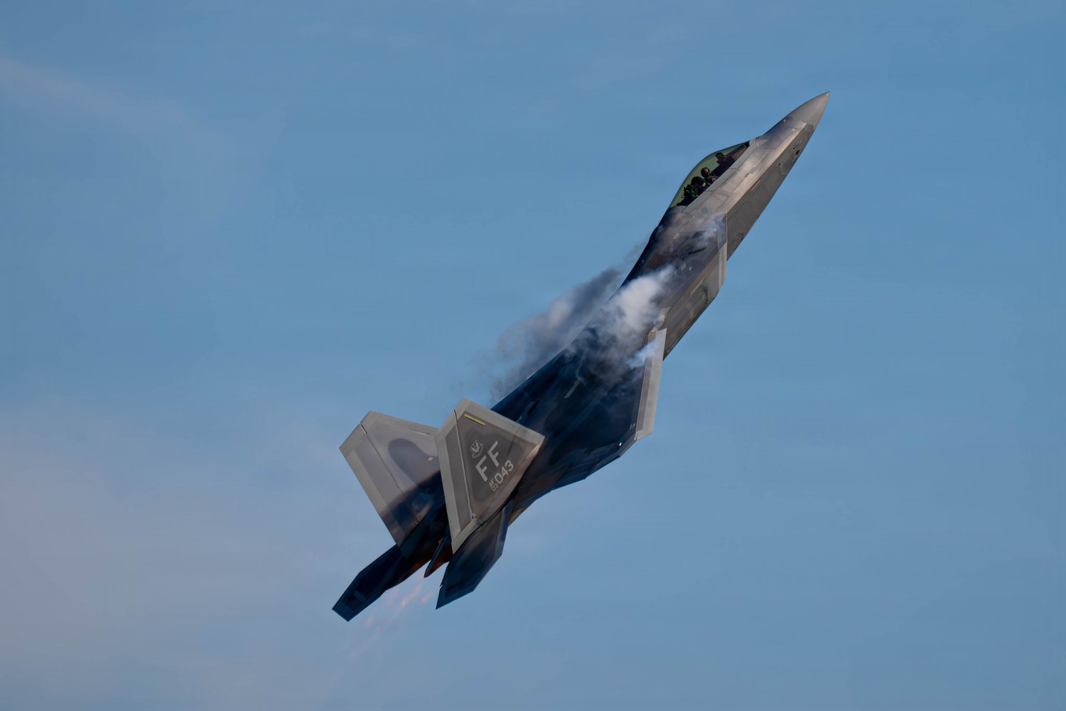 Best wallpaper and background, picture, video, news, Military, Aircraft, Jet Aircraft, Jet Fighter, F-14 Tomcat, F-15 Strike Eagle, F/A-18 Super Hornet, C-130 Hercules, Airborne, F-22 Raptor, AWACS, Military picture, Military video, Aviation, Boeing, Airb