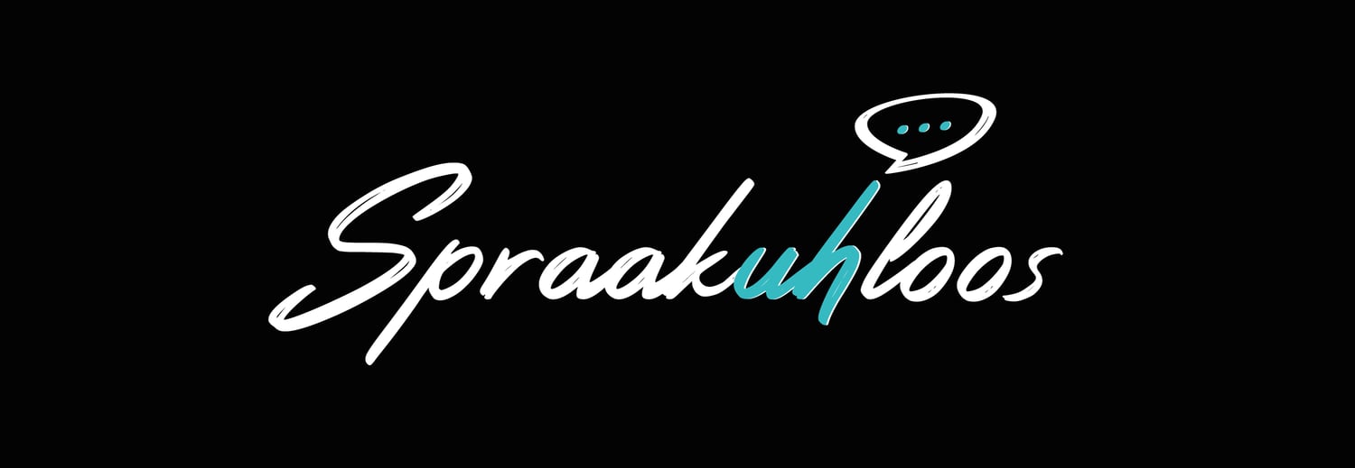 Logo die de woordspeling van Spraakuhloos uitbeeldt. "Spraak" staat in wit, "uh" in turquoise en "loos" in wit. Boven de "uh" hangt een wit spraakballon met 3 turquoise stippen.