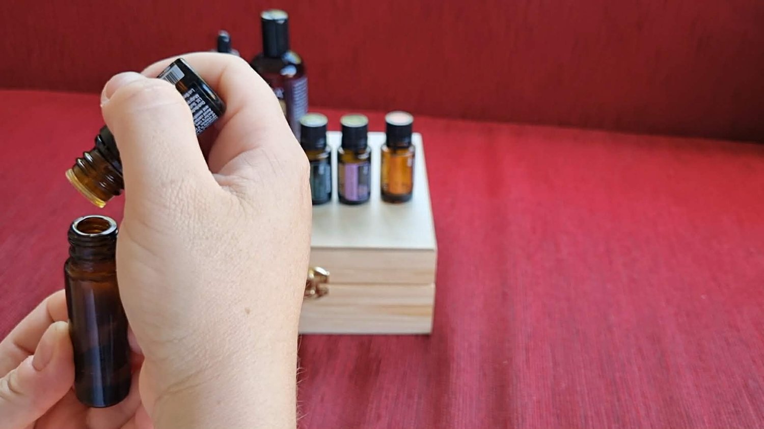Make an essential oil blend with me | Step-by-step