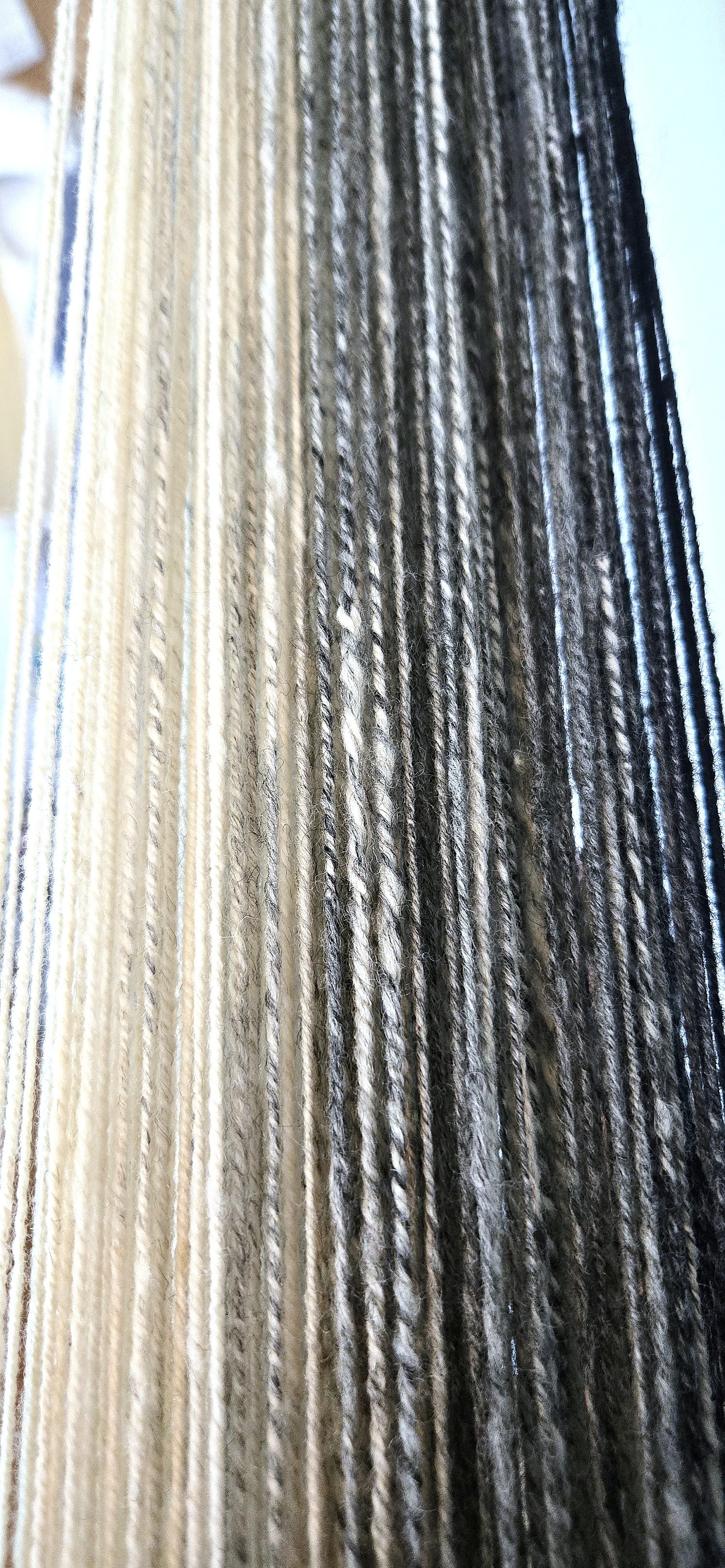 gradient wool yarn from white to black