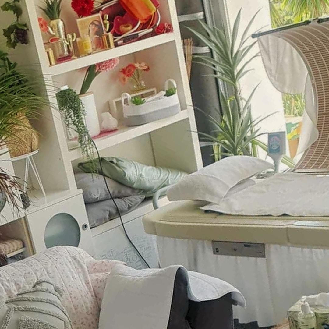 Inner Bliss Wellness Space treatment room featuring a far infrared chi therapy machine for natural pain relief, muscle recovery and relaxation Pacific Pines area