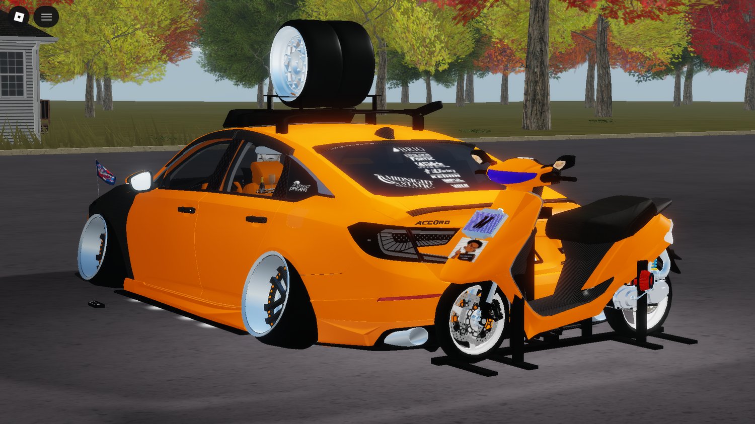 Working music radio displayed outside car during gameplay