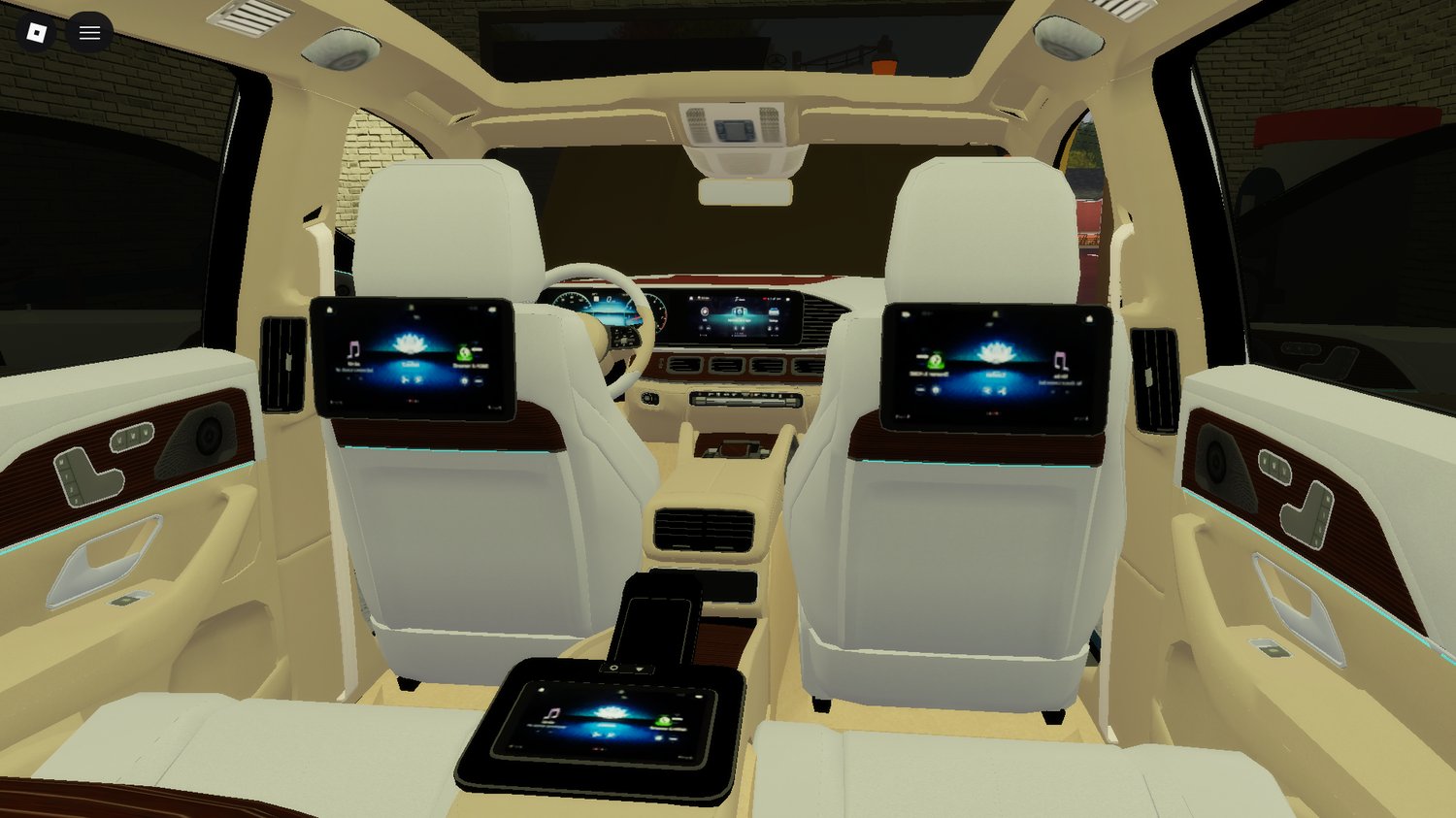 Working luxury SUV used in immersive Roblox roleplay gameplay