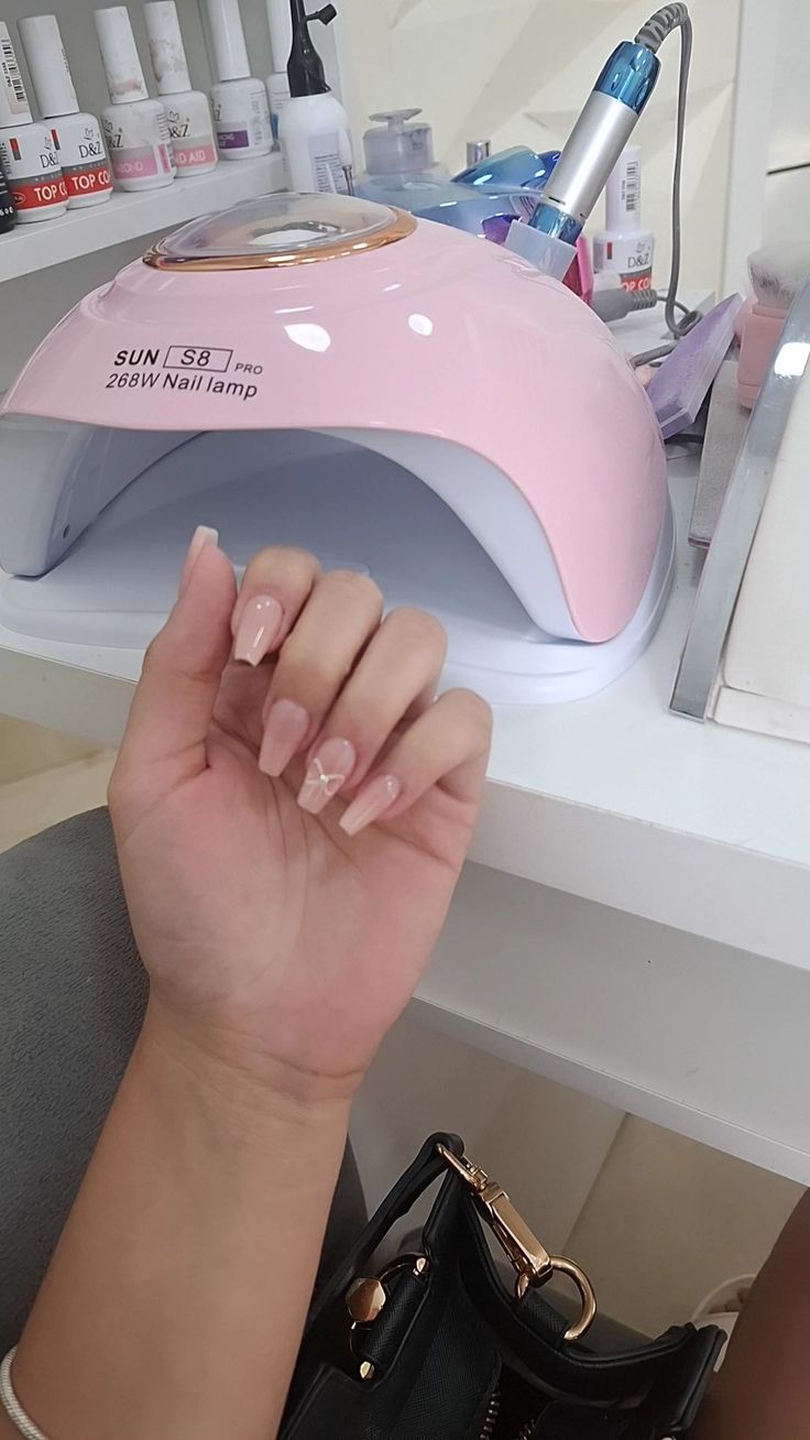 Clear and professional communication is one of the most powerful tools for nail technicians. Strong nail tech client communication ensures clients feel heard, valued, and confident in your expertise. This leads to higher satisfaction, repeat visits, and r