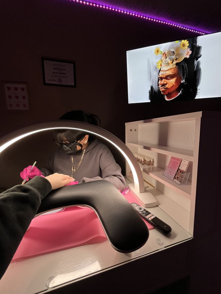 Nail studio using a client retention plan with reminders and loyalty programs to maintain regular bookings.