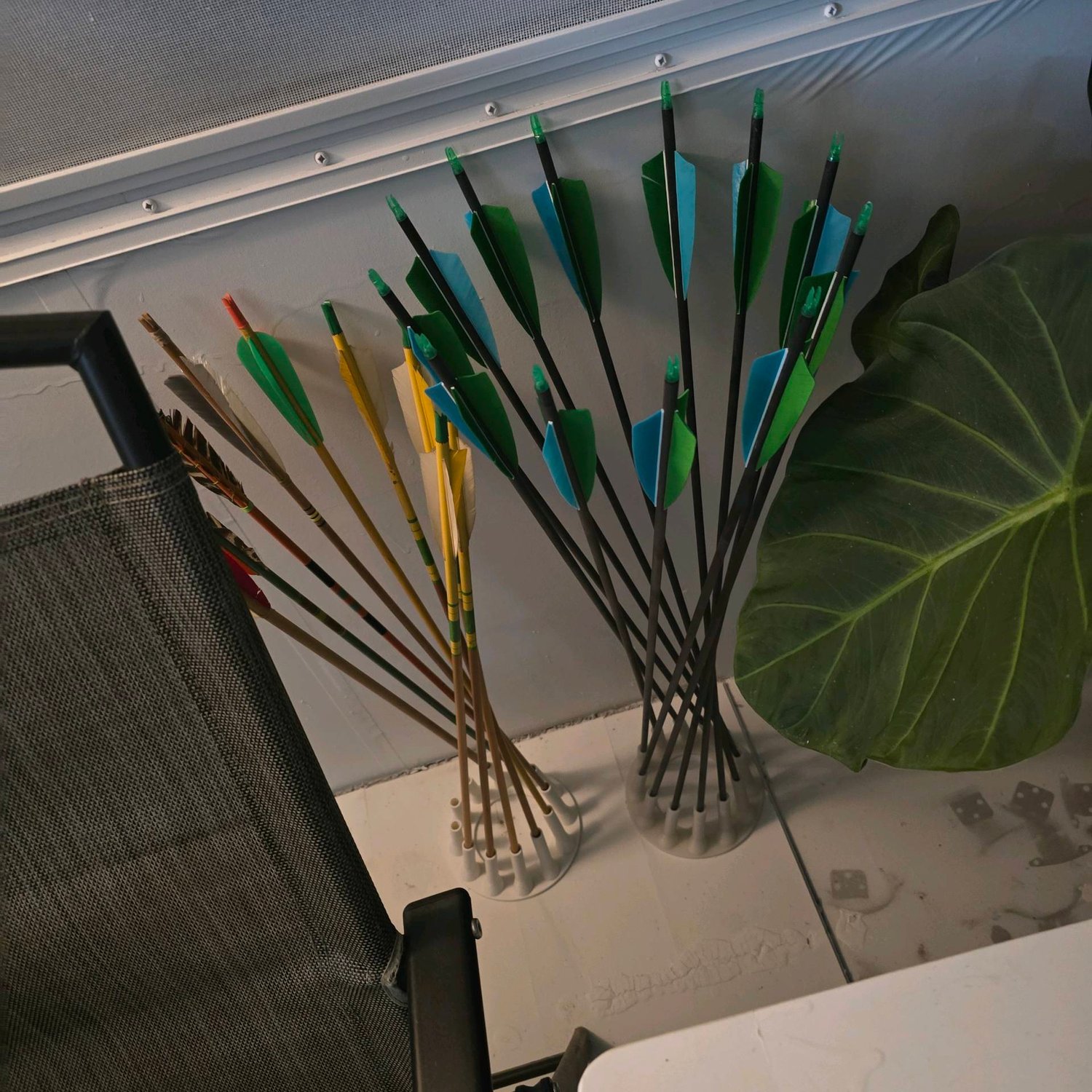 Arrow Stand Holder - Payhip