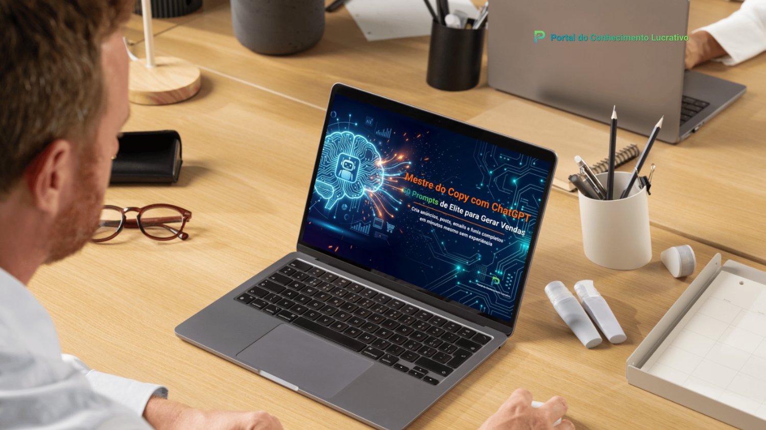 Mockup do ebook Claude IA exibido num portátil num ambiente de trabalho moderno e profissional.