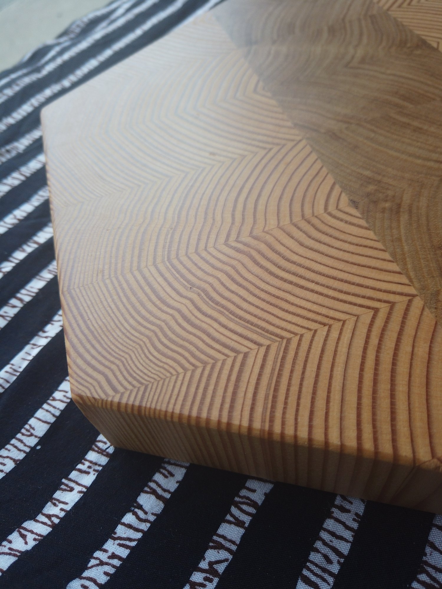 Hexagon serving board (small) - Payhip