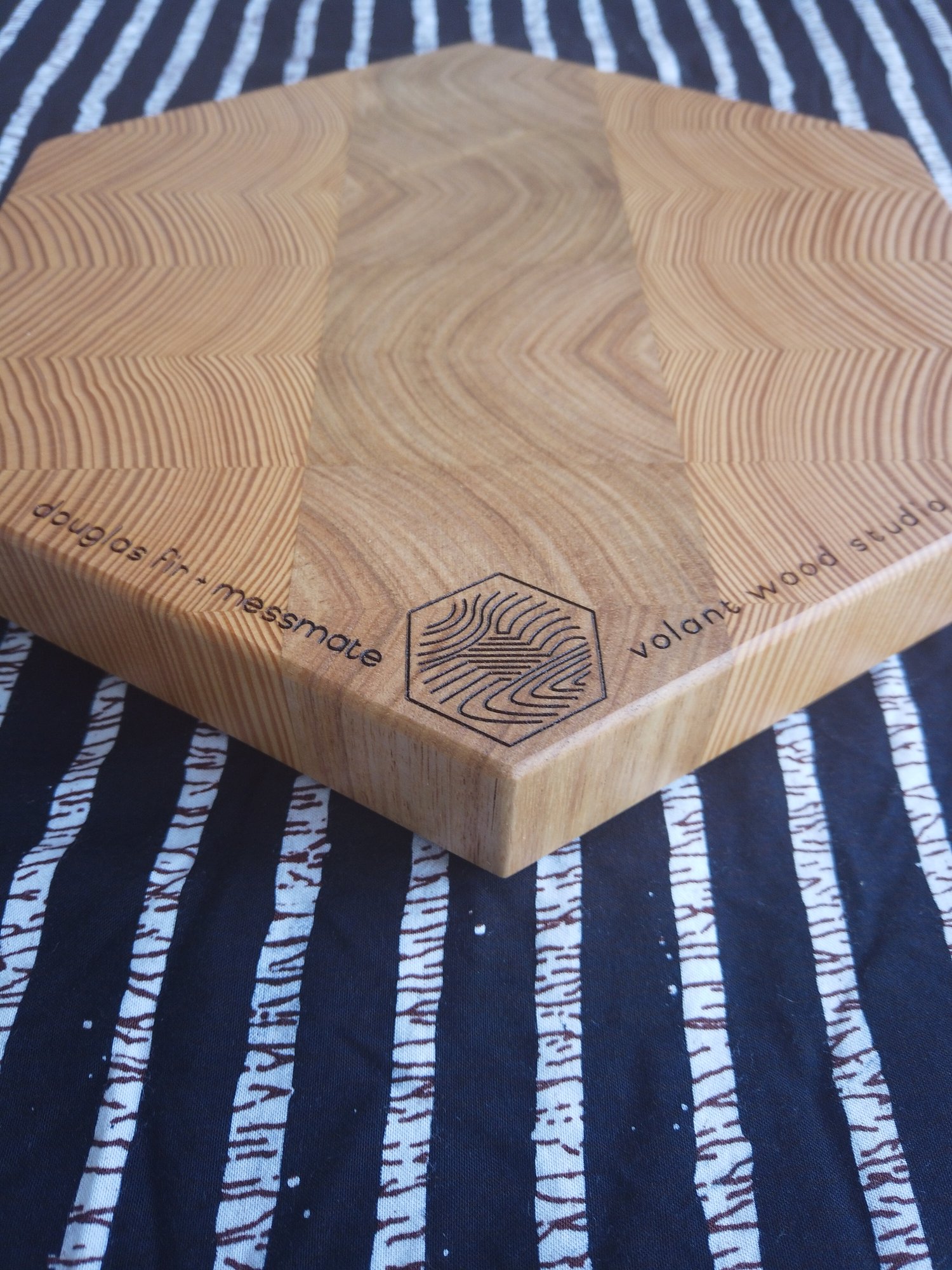 Hexagon serving board (small) - Payhip