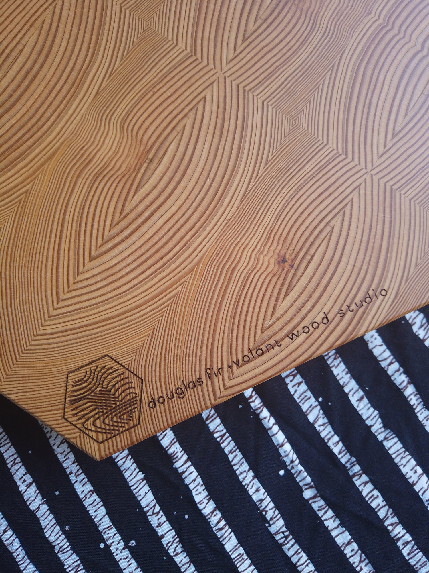 Hexagon serving board (large) - Payhip