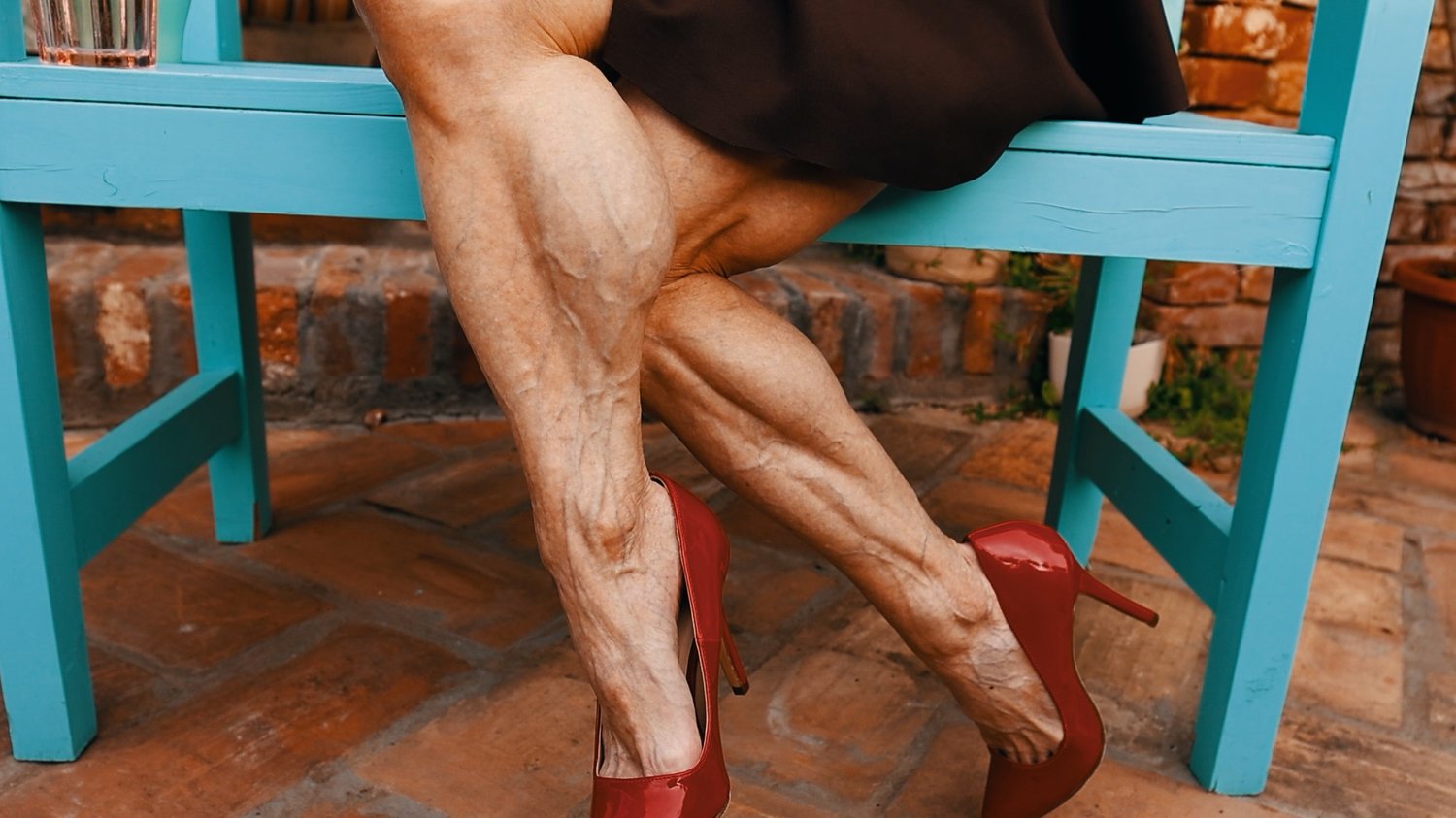 iron ivy brutal woman calves muscles fetish