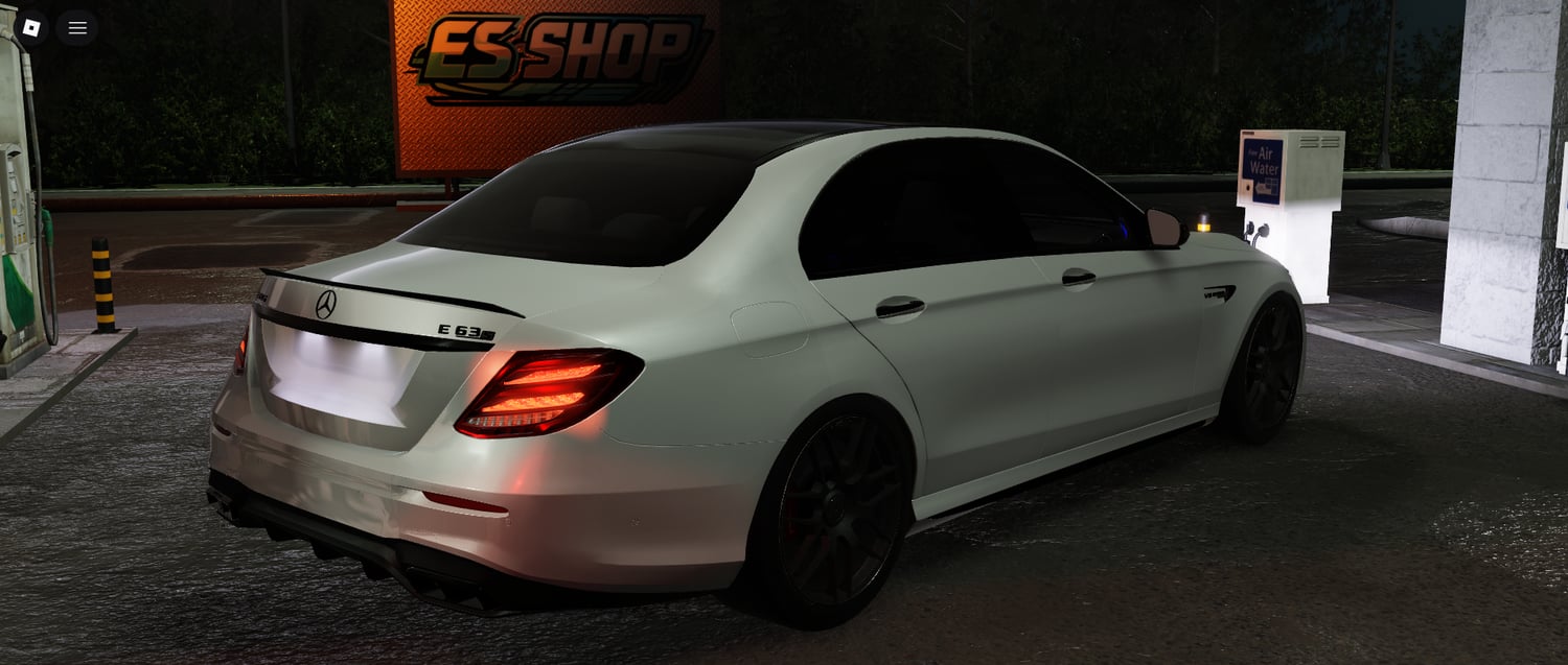 Roblox luxury sports sedan