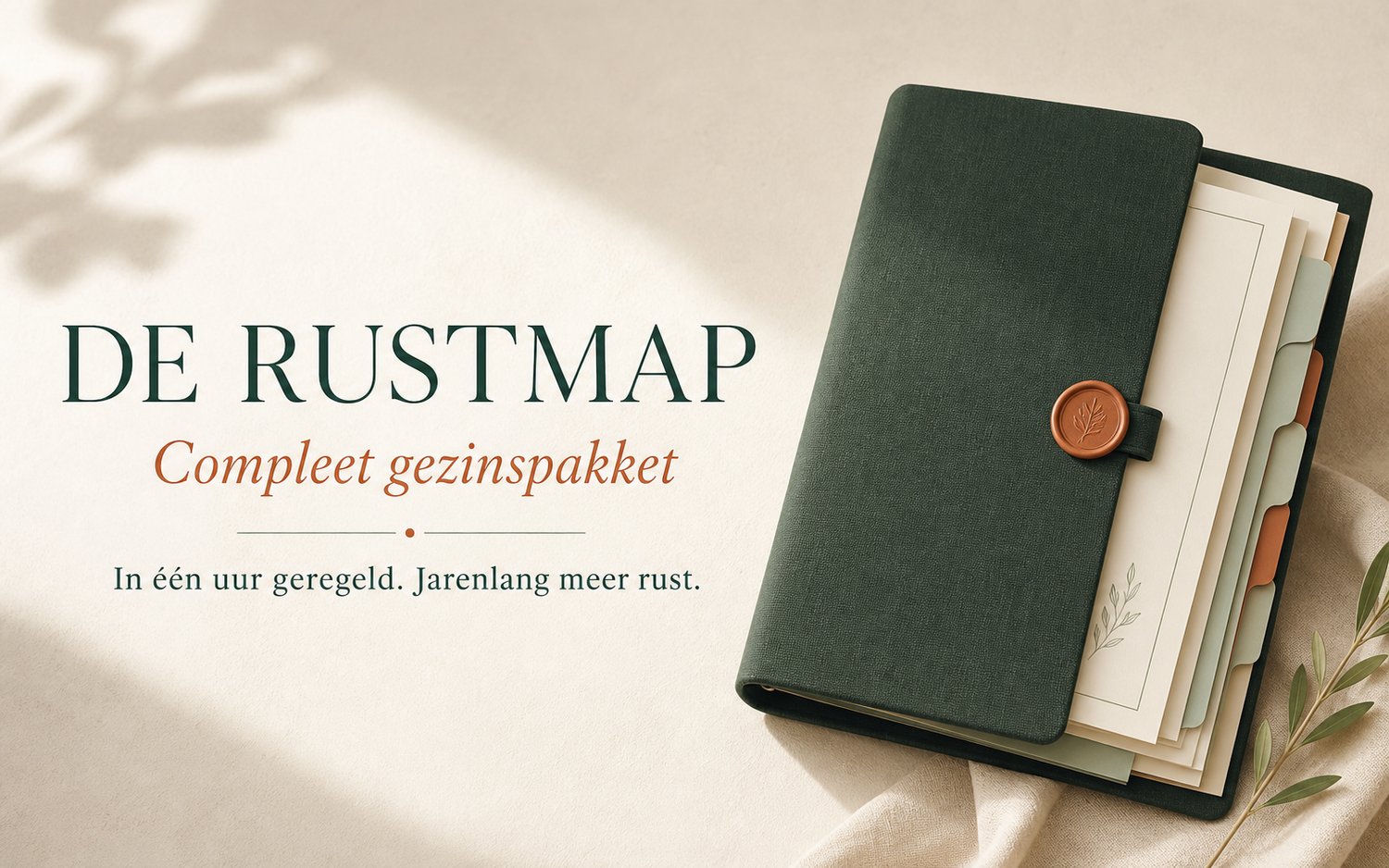 Productcover van De Rustmap Compleet Gezinspakket met een donkergroene map en tabbladen op een crèmekleurige achtergrond