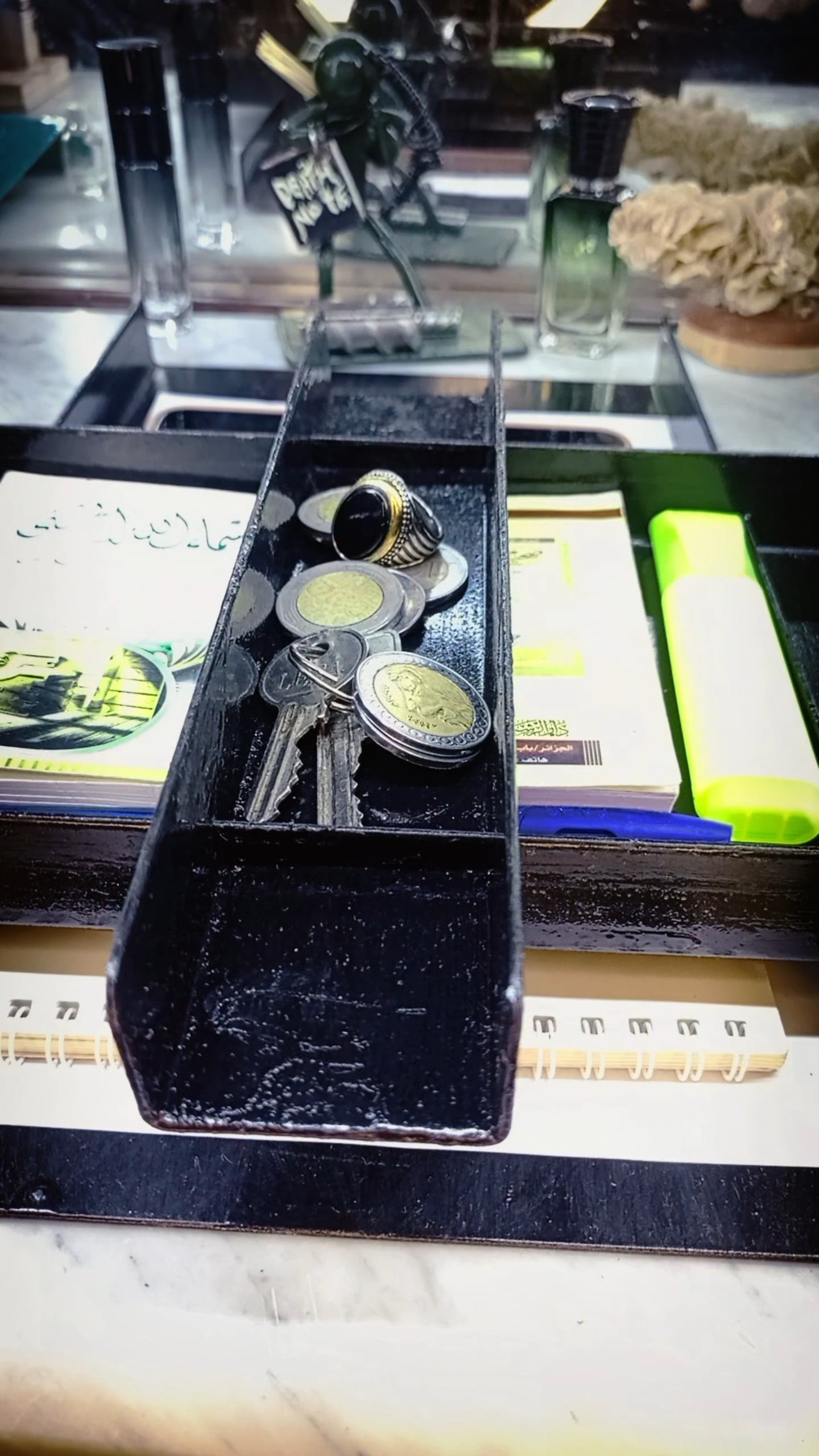 Desk organizer