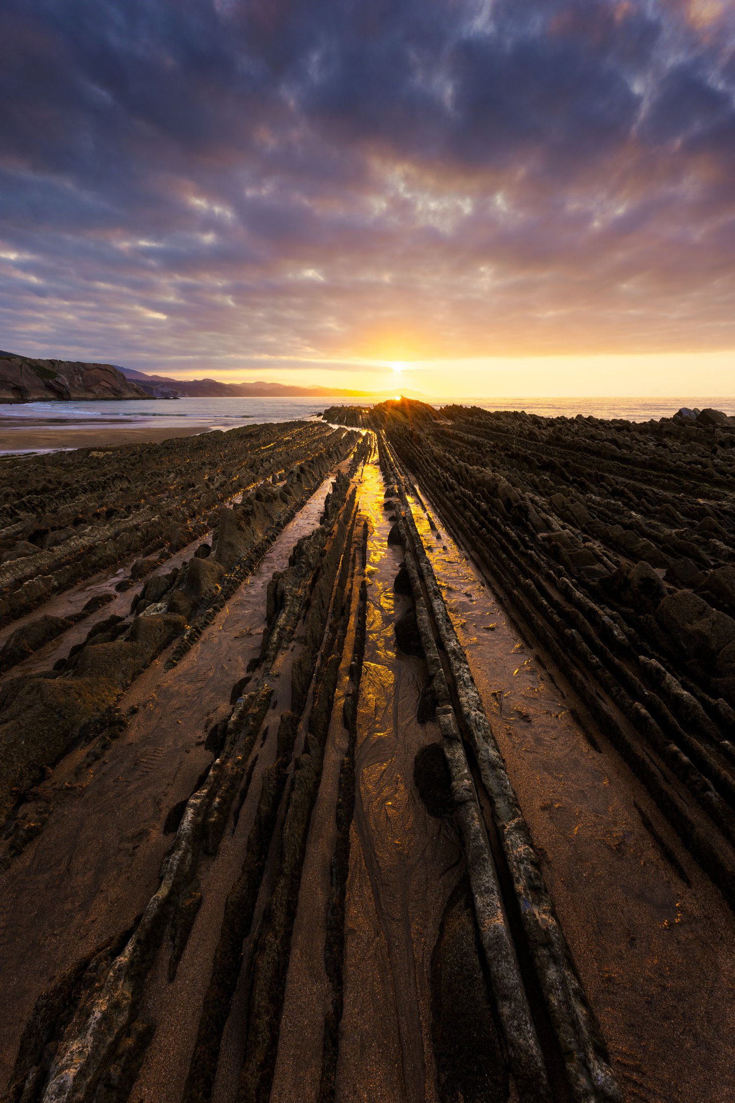 Spain Playa de Barrika Barrikako hondartza beach north northern coast landscape photography sunset 2 leading lines