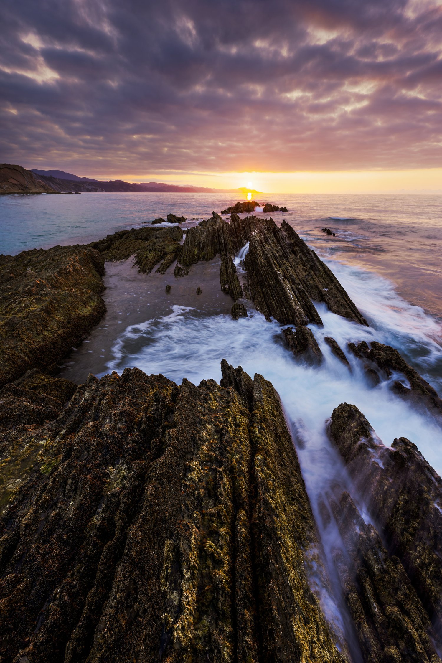 Spain Playa de Barrika Barrikako hondartza beach north northern coast landscape photography sunset 2 leading lines