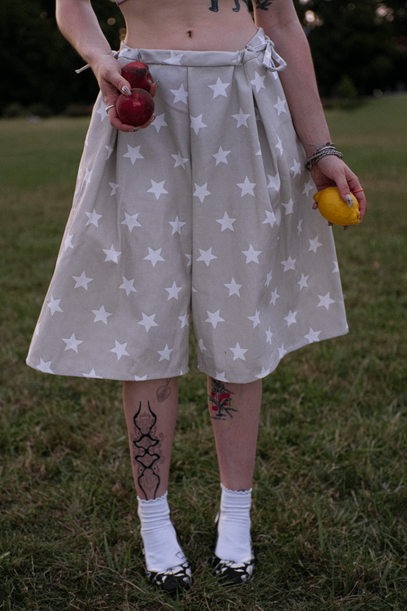 Short long et large ou jort fashion short à étoiles