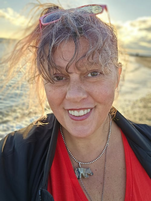 Life-long artist selfie at the beach