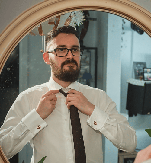 Suited* Magazine Creador Mario