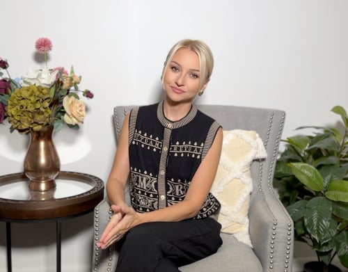 Aly Art Alyona Yarushina stylist fashion blogger