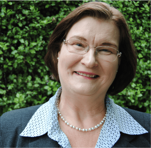 Headshot of Helen McCandless, Certified Mindset Coach.