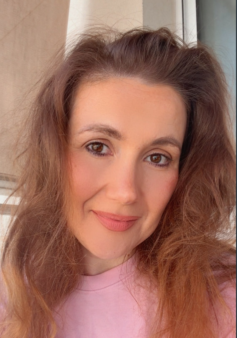 Elena Manukhina, creadora de guías digitales de Barcelona con rutas, historia y rincones escondidos.