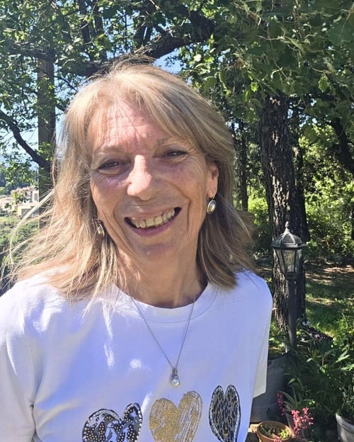 Patricia, fondatrice de Nature & Santé avec Patricia. Depuis plusieurs années, elle partage avec bienveillance des conseils en santé naturelle, des remèdes traditionnels, des informations sur les huiles essentielles, les plantes médicinales et la prévention santé, afin d'aider chacun à prendre soin de lui naturellement.
