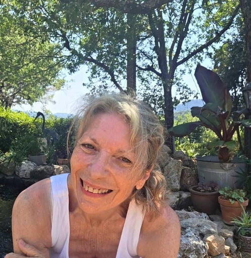 hoto de Patricia, fondatrice de Nature & Santé avec Patricia, accompagnant les témoignages de la communauté sur la santé naturelle, le bien-être et les remèdes naturels.