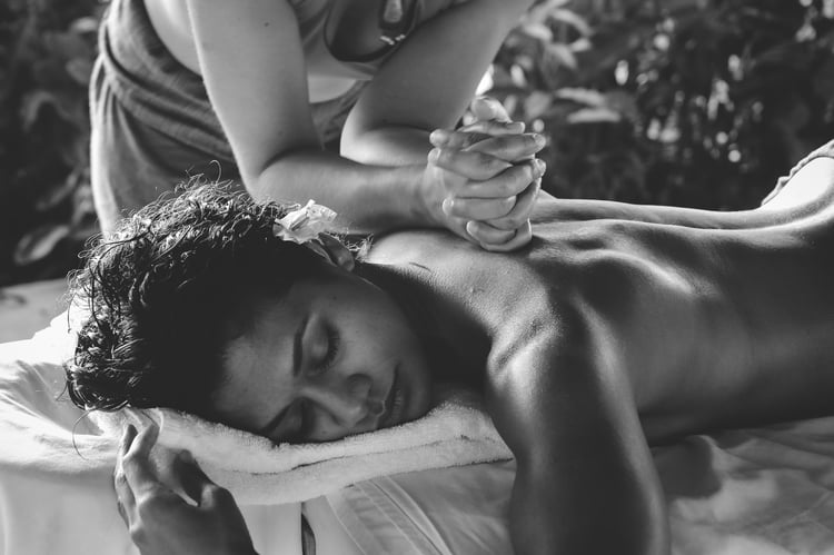 Ashley Dawson of The Holistic Healing Tribe Community offers myofascial release massages & movement release treatment to help release stagnant energy and relieve muscle pain & tightness.