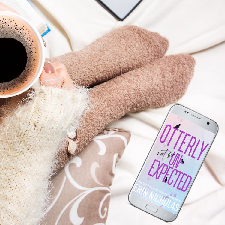 Otterly Not So Un-Expected ~ Kiss My Giraffe Bonus Epilogue Novella ebook displayed