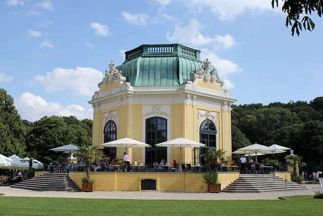 Vienna Schonbrunn Zoo Audio Guide - Austria