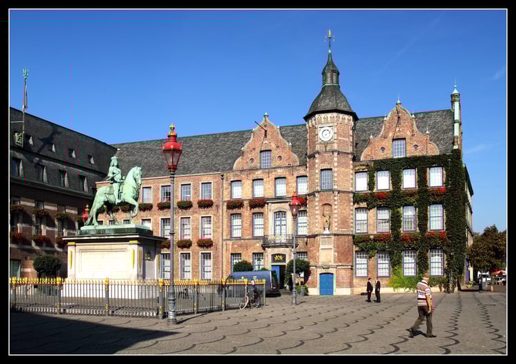 Dusseldorf Marktplatz Audio Guide - Germany