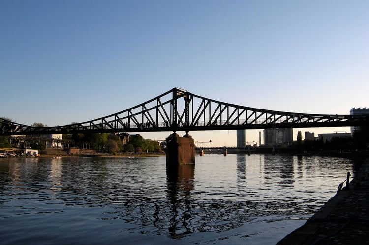 Frankfurt Iron Footbridge Audio Guide - Germany