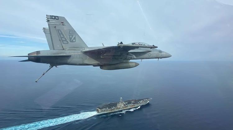 Best wallpaper and background, picture, video, news, Military, Aircraft, Jet Aircraft, Jet Fighter, F-14 Tomcat, F-15 Strike Eagle, F/A-18 Super Hornet, C-130 Hercules, Airborne, F-22 Raptor, AWACS, Military picture, Military video, Aviation, Boeing, Airb