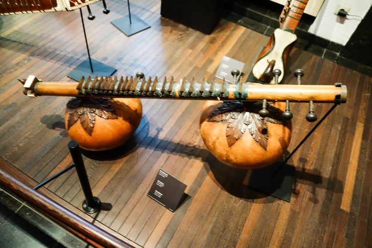 Brussels Musical Instruments Museum Audio Guide - Belgium 2