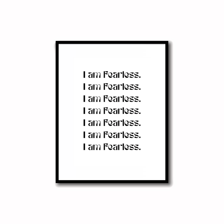 Instantly Download & Print - B&W Manifest Mantra Print "I am fearless." (size 5X7")    Black and white print super quick, easy, and simple design for desk decor, perfect for motivation and productivity in home or office space.