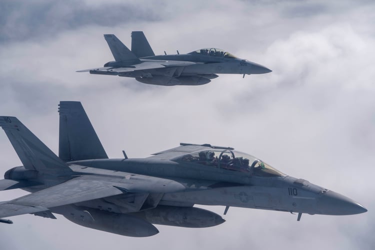 Best wallpaper and background, picture, video, news, Military, Aircraft, Jet Aircraft, Jet Fighter, F-14 Tomcat, F-15 Strike Eagle, F/A-18 Super Hornet, C-130 Hercules, Airborne, F-22 Raptor, AWACS, Military picture, Military video, Aviation, Boeing, Airb