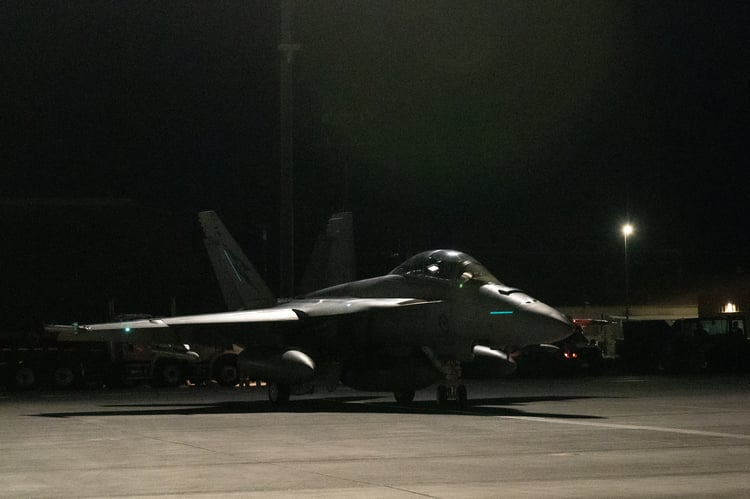 Best wallpaper and background, picture, video, news, Military, Aircraft, Jet Aircraft, Jet Fighter, F-14 Tomcat, F-15 Strike Eagle, F/A-18 Super Hornet, C-130 Hercules, Airborne, F-22 Raptor, AWACS, Military picture, Military video, Aviation, Boeing, Airb