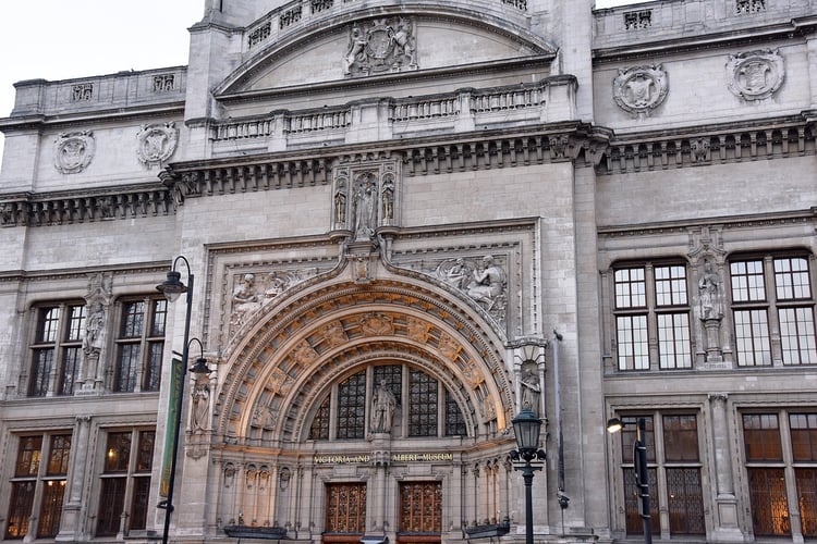 London Victoria and Albert Museum Audio Guide - UK 1