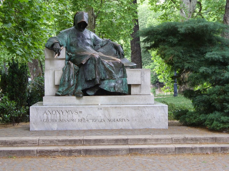 Budapest Statue of Anonymous Audio Guide - Hungary 1