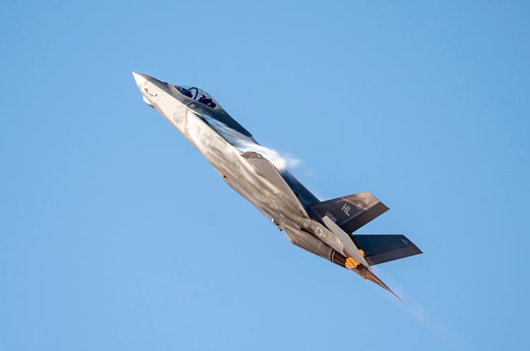 Best wallpaper and background, picture, video, news, Military, Aircraft, Jet Aircraft, Jet Fighter, F-14 Tomcat, F-15 Strike Eagle, F/A-18 Super Hornet, C-130 Hercules, Airborne, F-22 Raptor, AWACS, Military picture, Military video, Aviation, Boeing, Airb