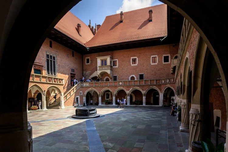 Kraków Jagiellonian University Museum Audio Guide - Poland 1