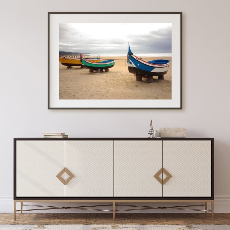 Bateau de pêche traditionnel sur la plage - Nazaré, Portugal