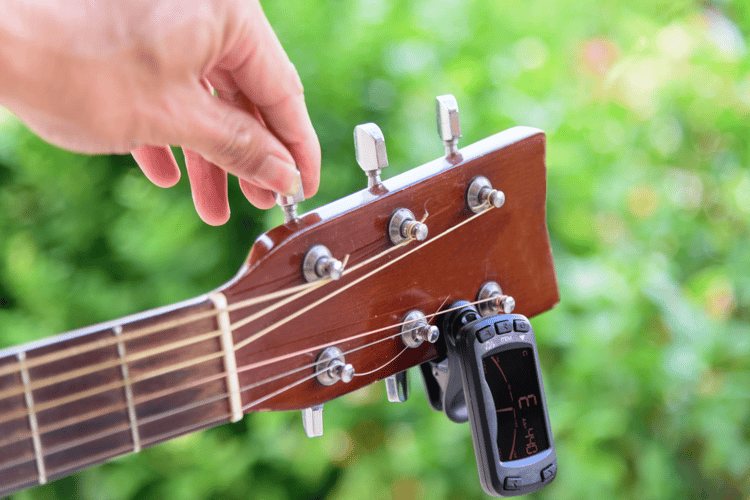 Tuning the acoustic guitar