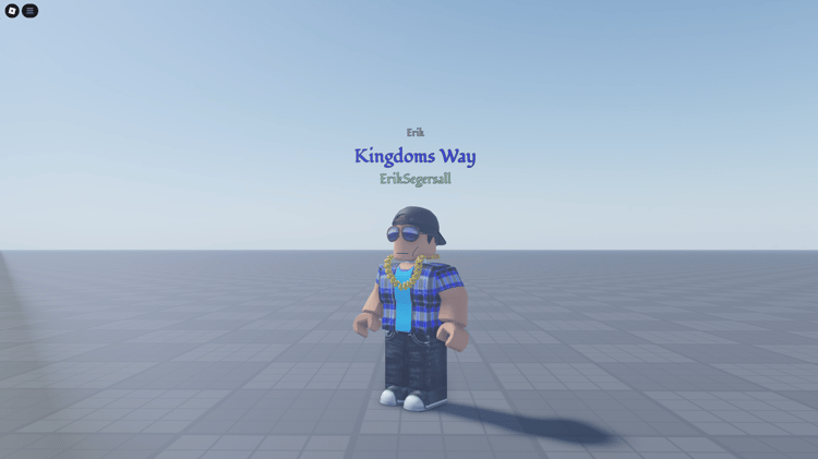 Close-up of the overhead GUI showing team names clearly displayed above player avatars.